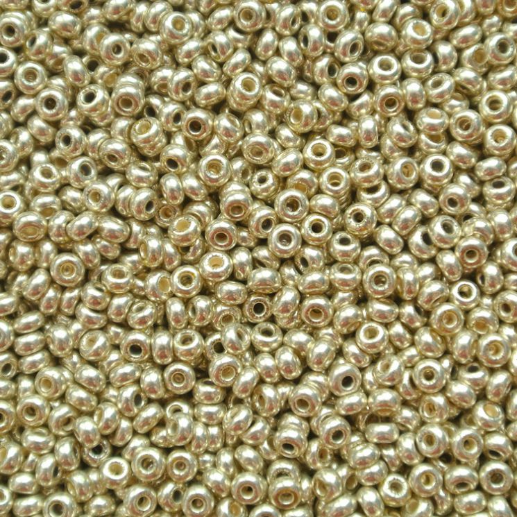 Бисер Preciosa 18503 молочно-бежевый металлик