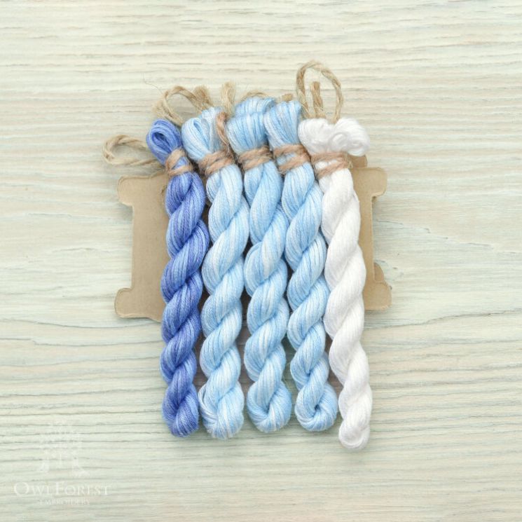 НМул-СКМз-2322 Набор ниток OwlForest для для схемы «Серебряное копытце, Морозные узоры» (ПНК) 28, 32 в 2 нити