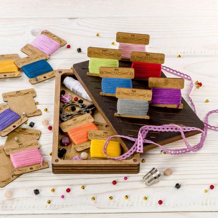 Шкатулка для рукоделия + 22 бобинки FLZB(N)-055, 12*19.5*3.2см Волшебная страна