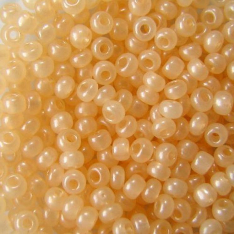 Бисер Preciosa 17292 глянцевый сахарная вата