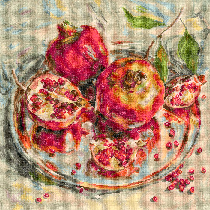 М598 Набор для вышивания РТО "Коронованные плоды"